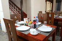 Dayanithi Guest House - Frühstück