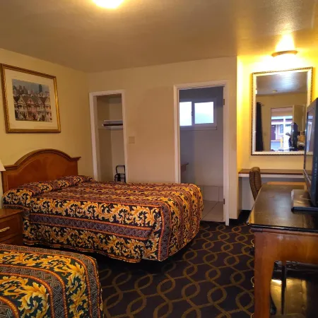 Holiday Motel Oakdale