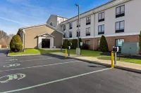 Holiday Inn Express & Suites KENT - UNIVERSITY AREA by IHG - parking