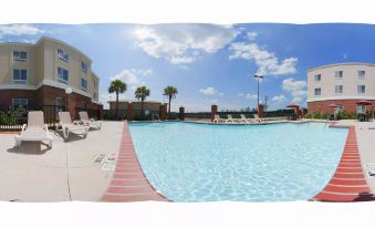 Holiday Inn Express & Suites Lucedale