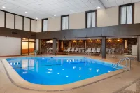 Ramada by Wyndham Albert Lea Hotels in Albert Lea