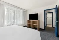 Spark by Hilton Hummelstown Hershey Hotels near Five Below