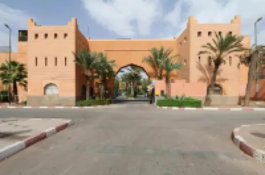 Riad Amirkesh and Pool