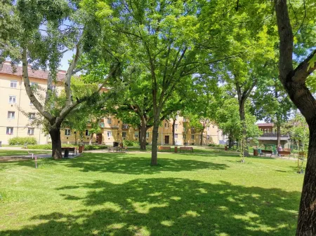 Alfa Hotel Отели в г. Дьор