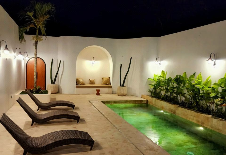 4. Hotel Bo..
