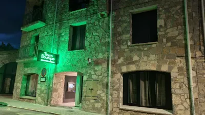 Tierra Boutique, Tierra Suites y Tierra Valles Apartamentos Отели рядом с достопримечательностью «Búbal»