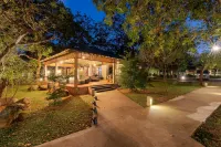 Elephant Reach Hotels in Kirinda