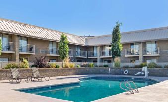 Best Western Plus Ahtanum Inn