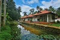 Palmgrove Lake Resort Alleppey - Private Pools