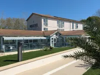 Hotel & Restaurant Heliotel Hotels near CIRAD