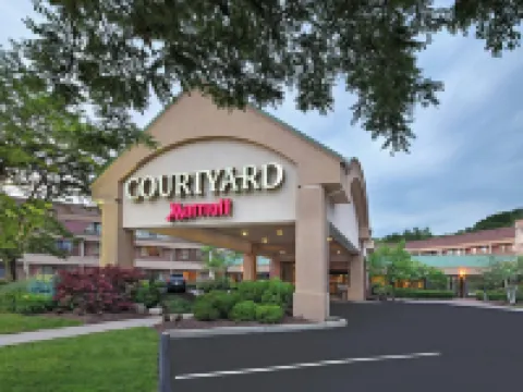 Courtyard Hartford Cromwell Hotels in Middlesex County