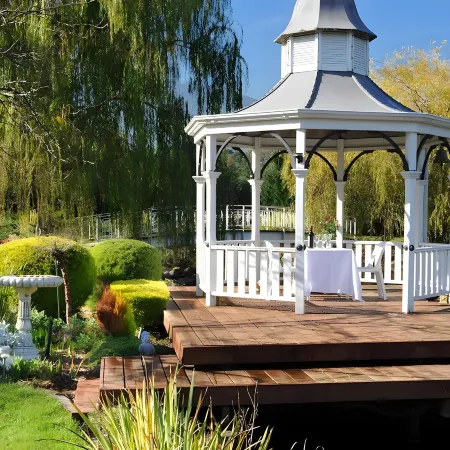 Lakeside Cottage Luxury B&B