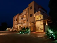 Inde Hotel Vista Woods Huda City Centre, Gurgaon Hotels near Whirlpool