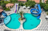 Riverside Garden Resort - Beach