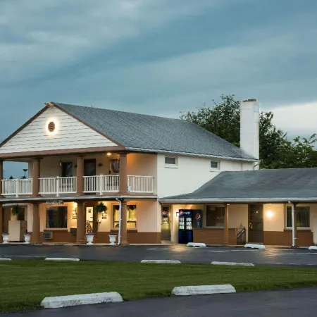 Econo Lodge Palmyra - Hershey