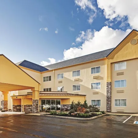 La Quinta Inn & Suites by Wyndham Knoxville Airport