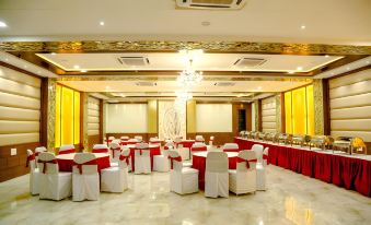 Hotel Taj Heights