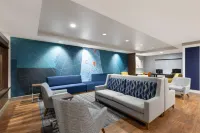 Holiday Inn Express & Suites Huntsville West - Research PK Hotels in Huntsville