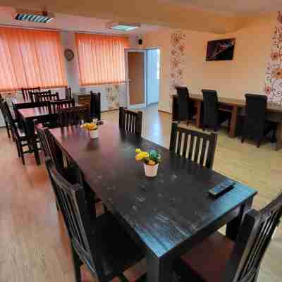 Global Boutique Dining/Meeting Rooms