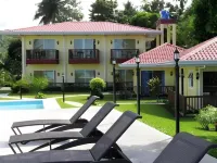 Caimito Beach Hotel - parking