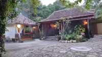 nDalem HaWe Villa Kaliurang - Parking