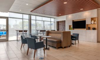 Holiday Inn Express & Suites Lancaster - Mount Joy