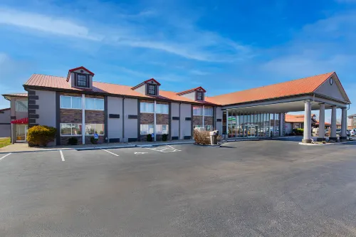 Ramada by Wyndham Bowling Green