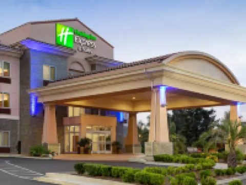 Holiday Inn Express & Suites REDDING by IHG Hotels in Redding