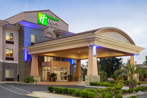 Holiday Inn Express & Suites REDDING by IHG - spa