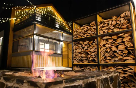 Villingston Residence (Виллингстон Резиденс) Отели рядом с достопримечательностью «Taya»