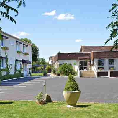 Le Prieuré Hotel Exterior