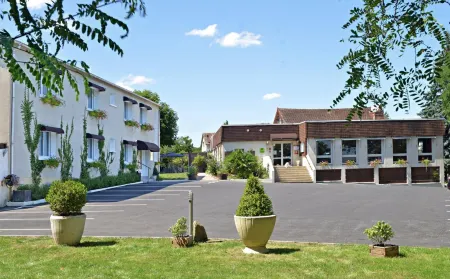 Logis Hotel le Prieure Отели в г. Эндр