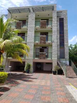 Résidence Padma Hotels near Albion Plage Kot Lescalier