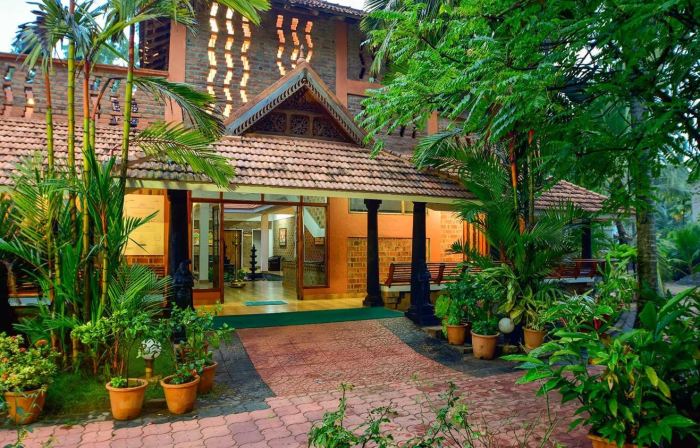 Beach and Lake Ayurvedic Resort, Kovalam