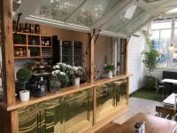 Oscars Hotel and Cafe Bar - بار