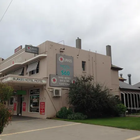 Burkes Hotel Motel