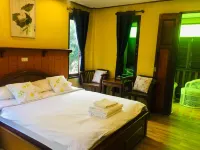 Luang Chumni Village Hotel in zona Wat Phanan Choeng