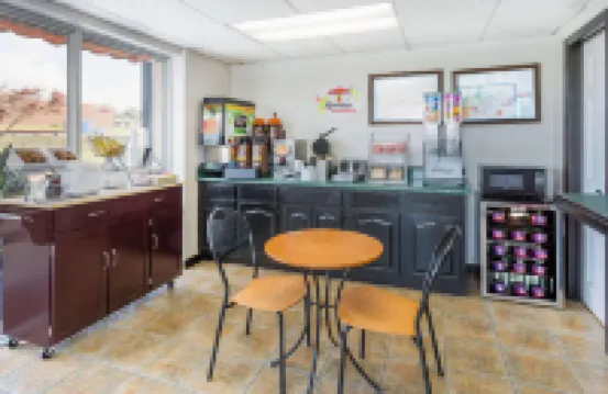 Super 8 by Wyndham Greensboro グリーンズボロのホテル