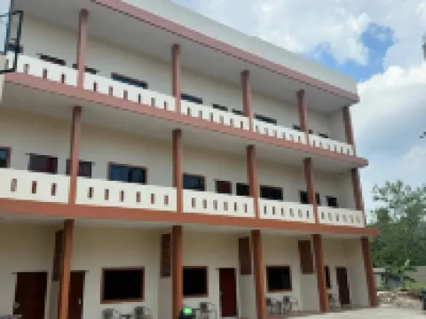 LUMIERE INN Hoteles en Pasiran