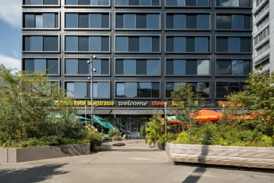 โรงแรม 25อาวร์ส ซูริค ลังซตราเซอ