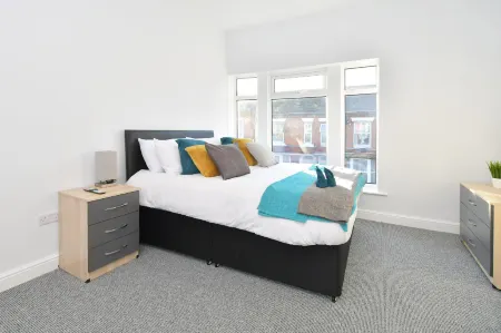 Townhouse @ 272 Walthall Street Crewe