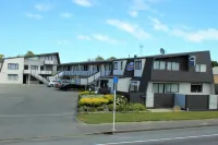 Townsman Motor Lodge - Motels