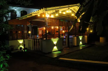 Raymond House(Sun Beach House) Отели рядом с достопримечательностью «Resthouse Handiya Bo Tree»