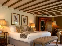 High Corner Inn Hotels in Hyde