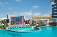 The WB Abu Dhabi Hotel, Curio Collection by Hilton - Rooftop Pools
