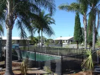 Palm Valley Motel Hotels in Tarro