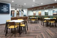 Fairfield Inn & Suites Ashtabula - breakfast