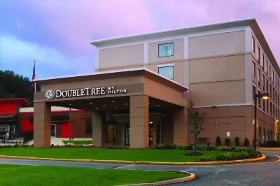 DoubleTree by Hilton Mahwah Отели рядом с достопримечательностью «вдхр. Макмиллан»