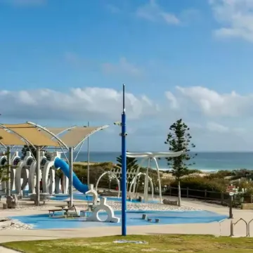 Scarborough & Absolutely Beachfront