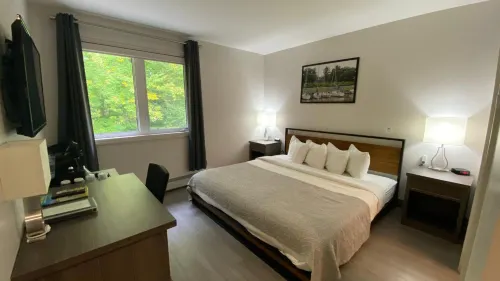 Amber Hotel Hotels in Grand Bend